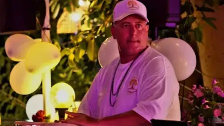Mitch Benny @ Cafe La Plage - Pattaya, Bang Lamung, Chon Buri 20150